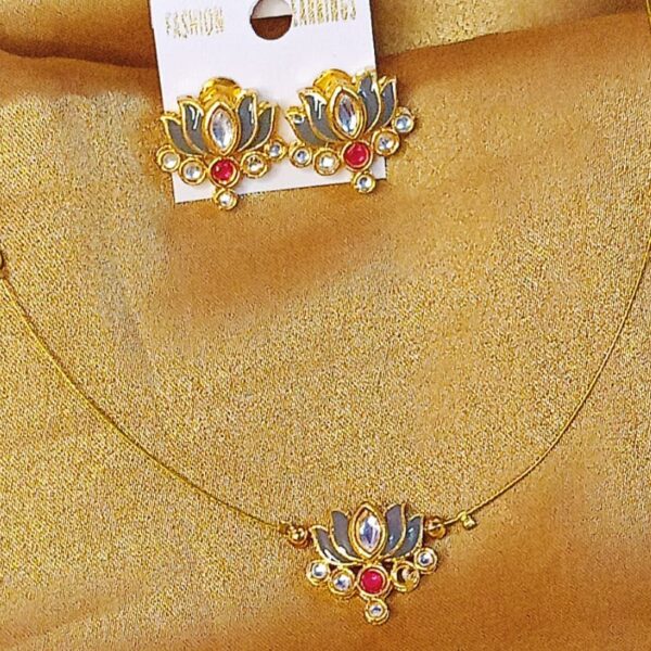 Trendy invisible necklace with earrings